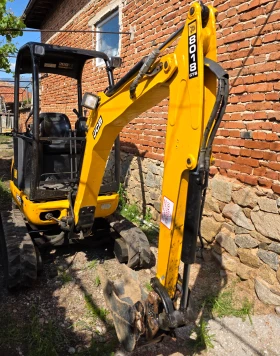   JCB
