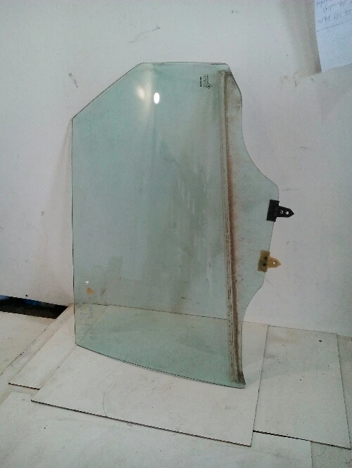 Стъкло задно ляво Нисан Примера