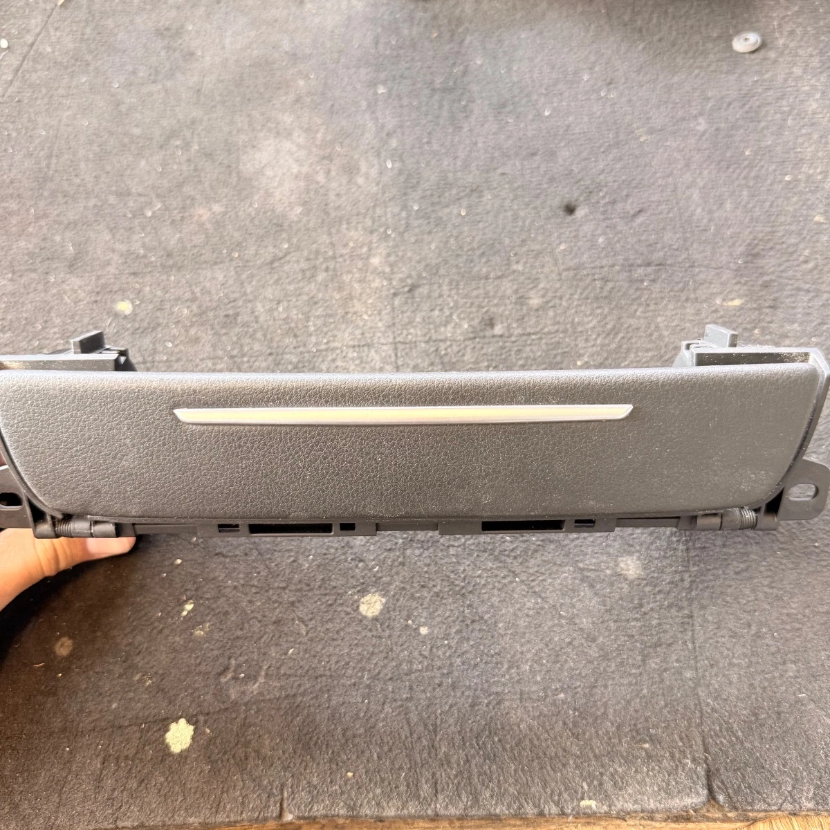 Капак за мултимедийната единица MMI за Audi A8 D4 4H0858381A-1152