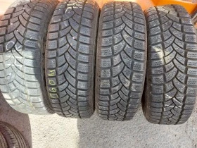 Гуми Зимни 205/70R15, снимка 1 - Гуми и джанти - 40489444