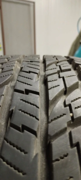 Гуми Всесезонни 235/55R18, снимка 7 - Гуми и джанти - 52724270