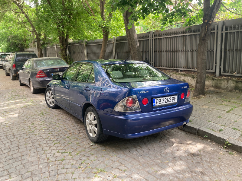 Lexus IS 200, снимка 2 - Автомобили и джипове - 45906881