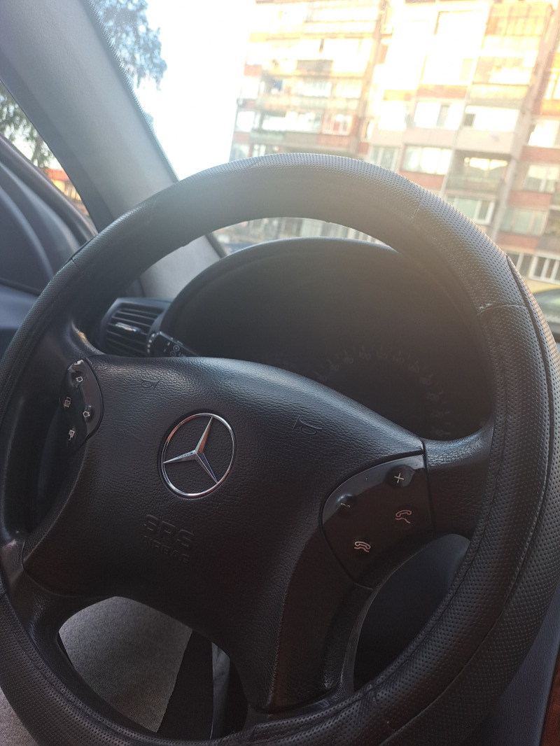 Mercedes-Benz C 180, снимка 1 - Автомобили и джипове - 45786383