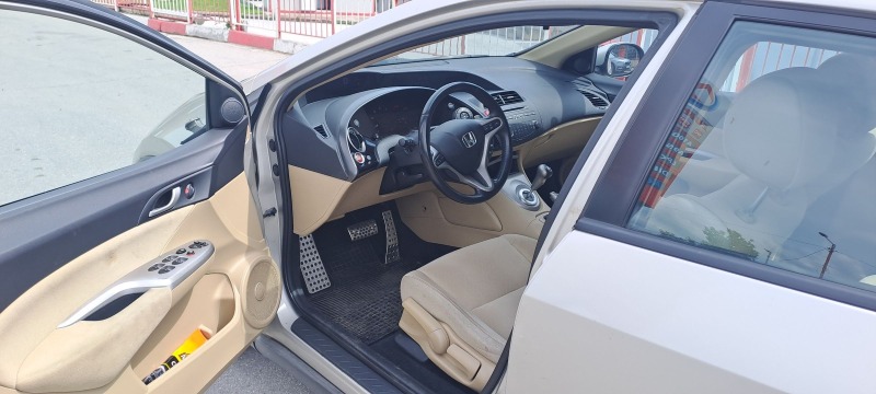 Honda Civic 1.8I automat.80 х.км, снимка 5 - Автомобили и джипове - 46161626