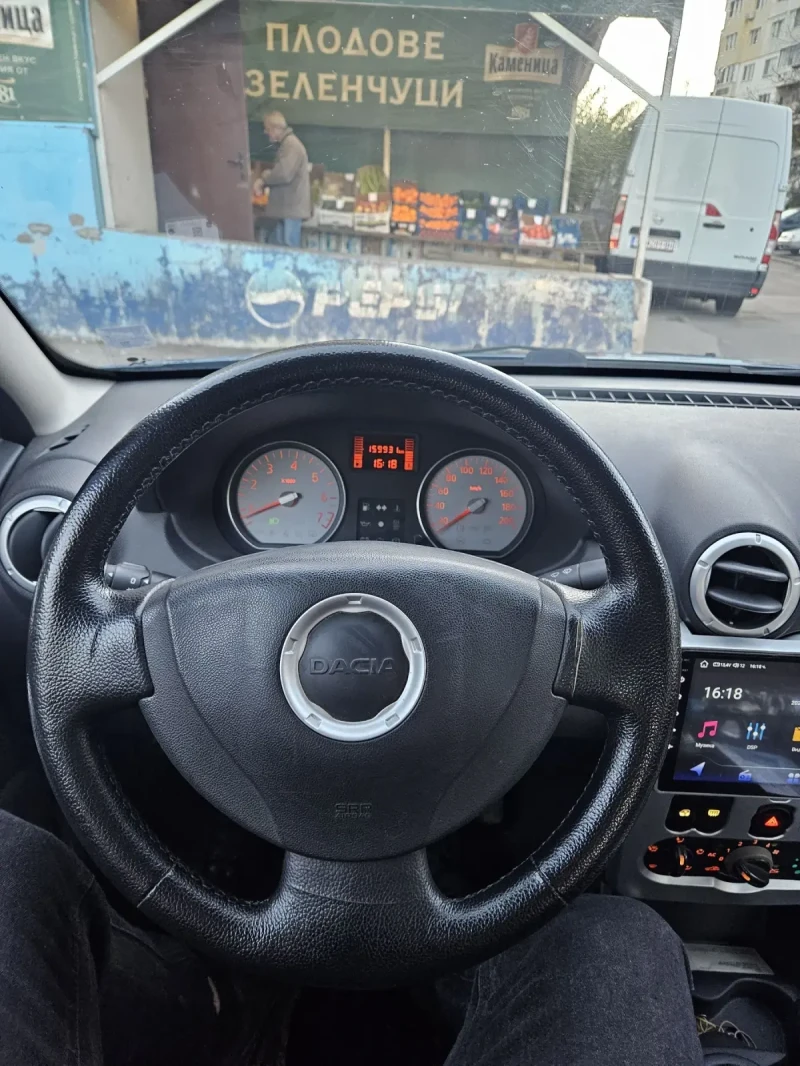 Dacia Sandero 1.6, снимка 10 - Автомобили и джипове - 49133892