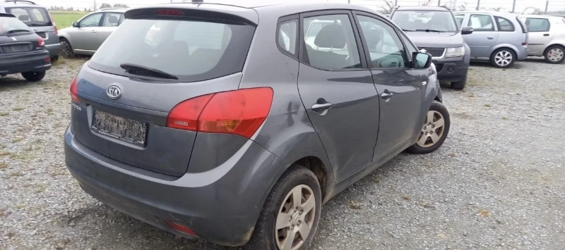 Kia Venga 1.6i, снимка 4 - Автомобили и джипове - 48690684