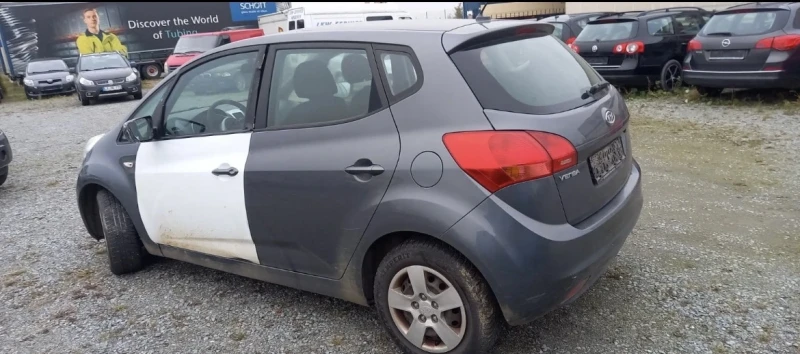 Kia Venga 1.6i, снимка 5 - Автомобили и джипове - 48690684