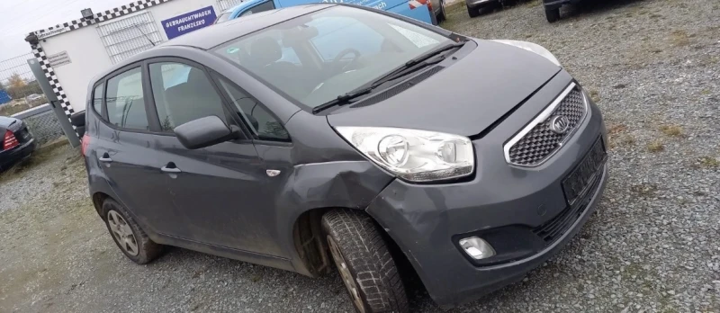 Kia Venga 1.6i, снимка 2 - Автомобили и джипове - 48690684