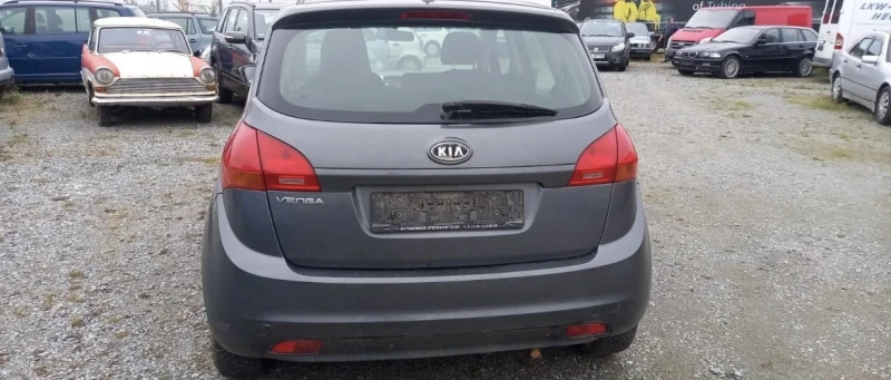 Kia Venga 1.6i, снимка 7 - Автомобили и джипове - 48690684