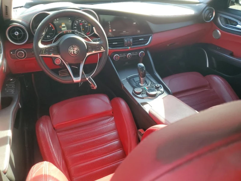 Alfa Romeo Giulia, снимка 7 - Автомобили и джипове - 49532674