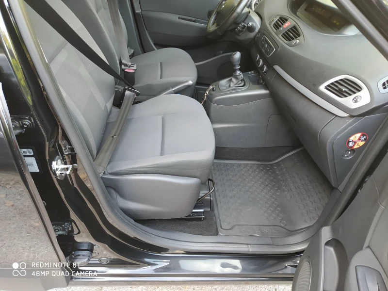 Renault Scenic, снимка 12 - Автомобили и джипове - 50174908