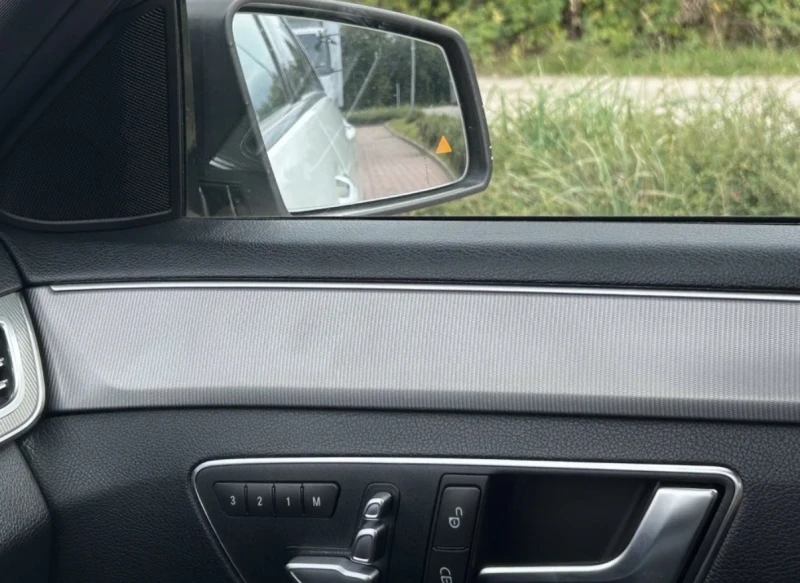 Mercedes-Benz E 350 AMG= 4= MATIC= DISTRONIC= OBDUHVANE= PODGREV= MASS, снимка 14 - Автомобили и джипове - 52713341