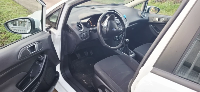 Ford Fiesta 1.3, снимка 5 - Автомобили и джипове - 52839683
