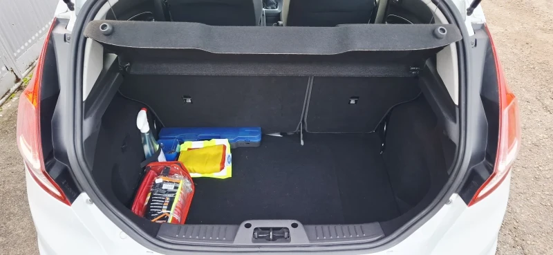 Ford Fiesta 1.3, снимка 6 - Автомобили и джипове - 52839683