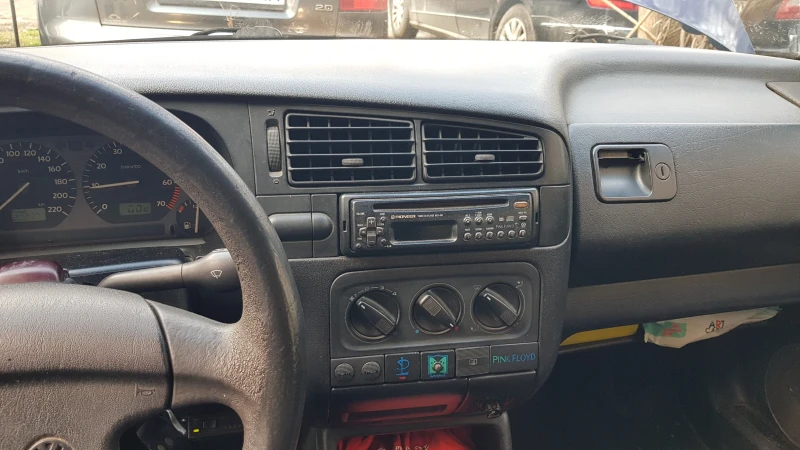 VW Golf 1.6mi 75кс. LPG, снимка 9 - Автомобили и джипове - 53396450