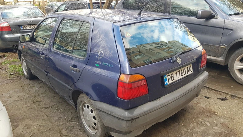 VW Golf 1.6mi 75кс. LPG, снимка 2 - Автомобили и джипове - 53396450