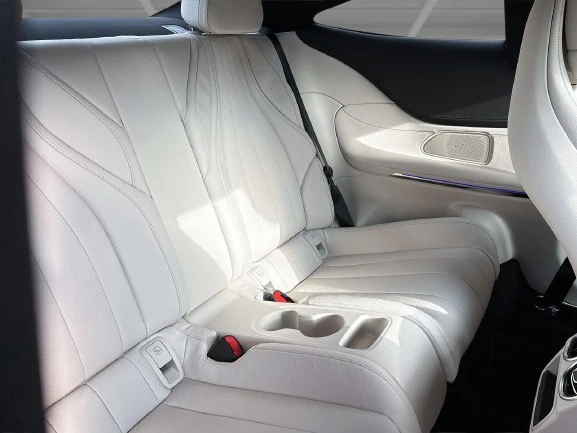 Mercedes-Benz CLE 300e = AMG Line = Night Package Гаранция - изображение 10