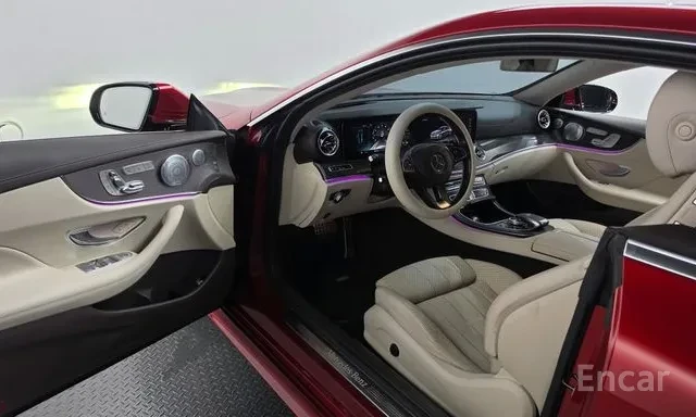 Mercedes-Benz E 400 4Matic Coupe Обдухване Панорама 360 Кам 2 Ключа, снимка 5 - Автомобили и джипове - 55667941