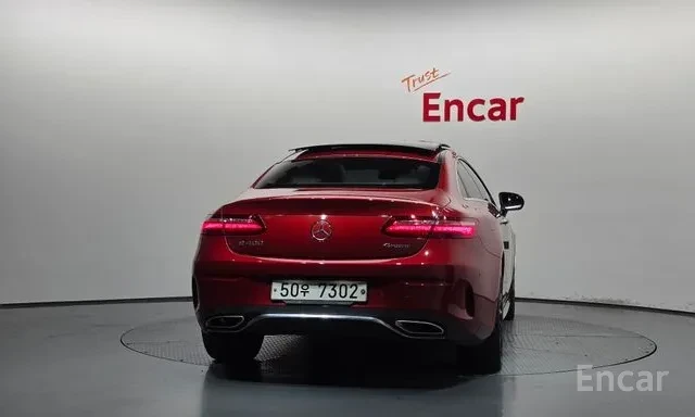 Mercedes-Benz E 400 4Matic Coupe Обдухване Панорама 360 Кам 2 Ключа, снимка 4 - Автомобили и джипове - 55667941