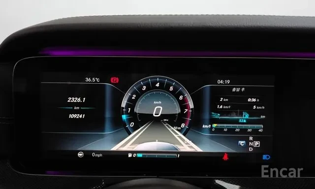 Mercedes-Benz E 400 4Matic Coupe Обдухване Панорама 360 Кам 2 Ключа, снимка 8 - Автомобили и джипове - 55667941