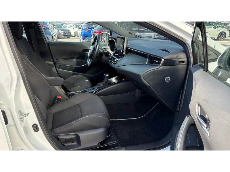 Toyota Corolla HB 1.8HSD COMFORT, снимка 6 - Автомобили и джипове - 56206051