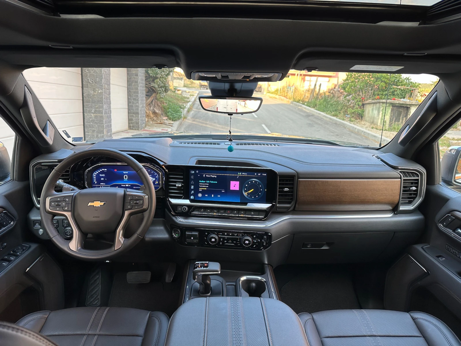 Chevrolet Silverado 6.2 High Country | Mobile.bg   13