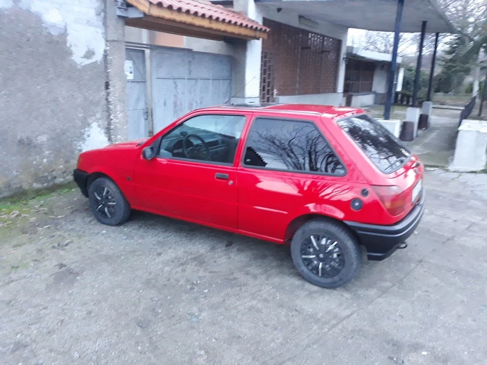 Ford Fiesta 1.1 - изображение 2