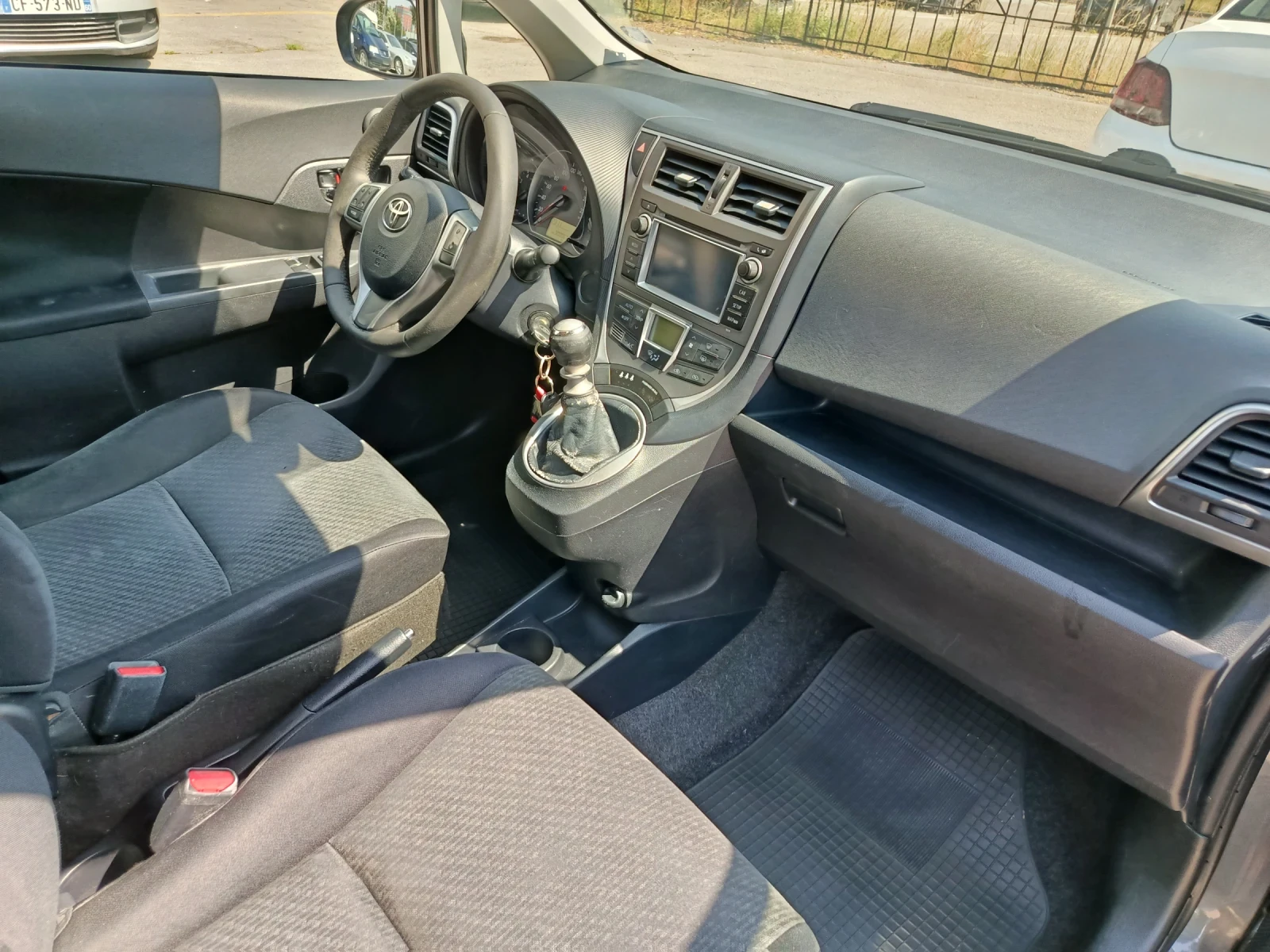 Toyota Verso S 1.4 D-4D* КАМЕРА* ПАНОРАМА* КЛИМАТРОНИК*  - изображение 9