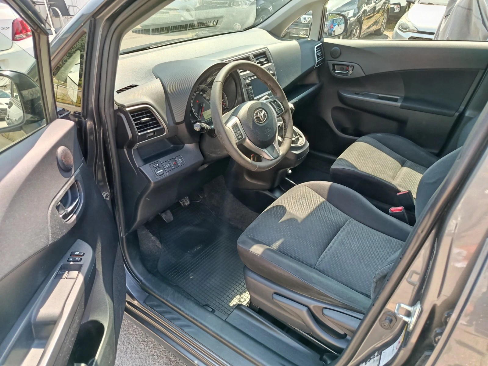 Toyota Verso S 1.4 D-4D* КАМЕРА* ПАНОРАМА* КЛИМАТРОНИК*  - изображение 8