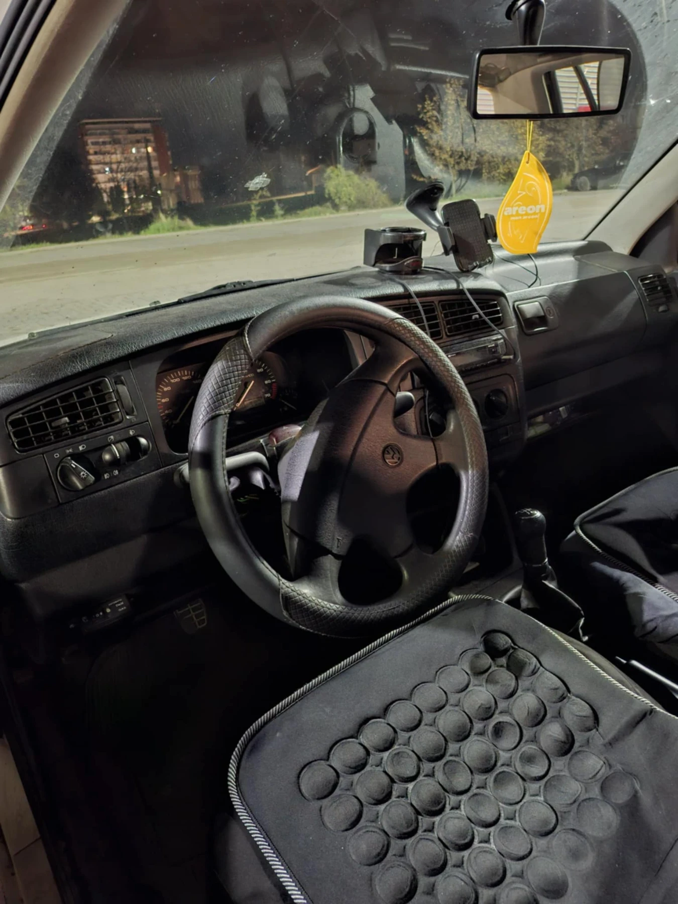 VW Golf 1.6 - изображение 5