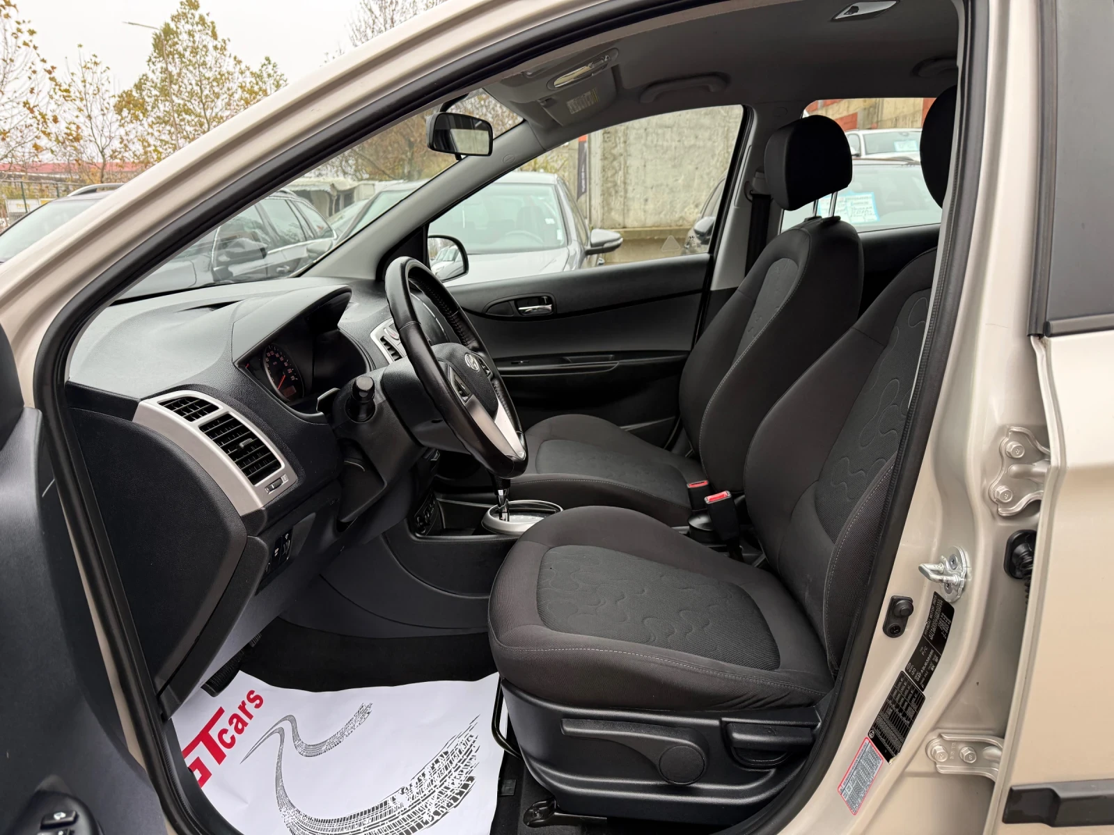 Hyundai I20 1.4i АВТОМАТИК - изображение 7