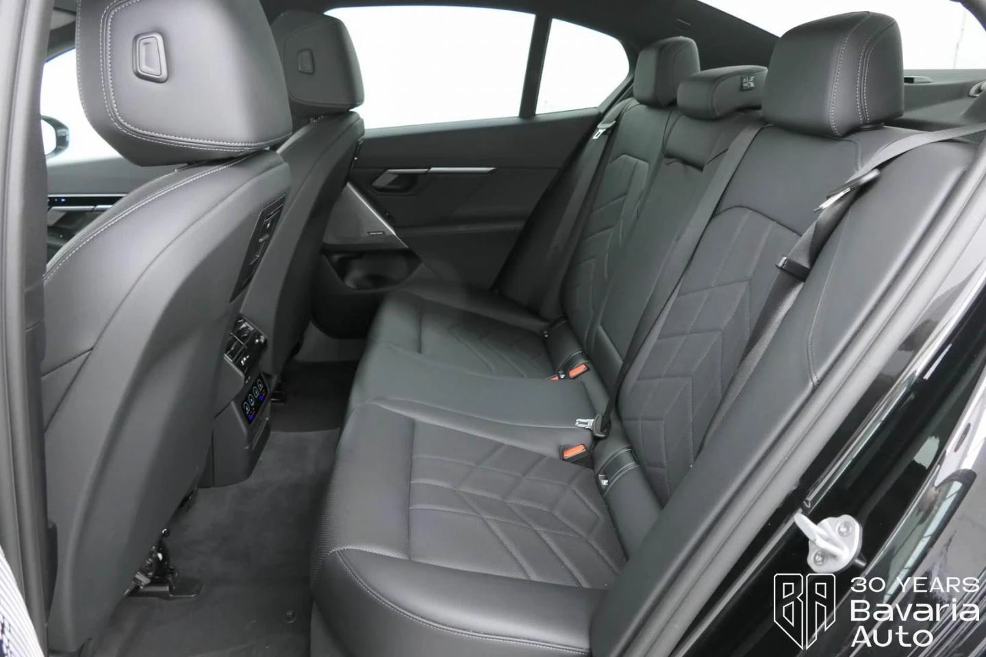 BMW 520 i M Sport Paket Steptronic - изображение 8