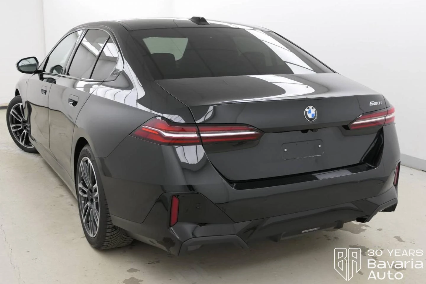 BMW 520 i M Sport Paket Steptronic - изображение 2