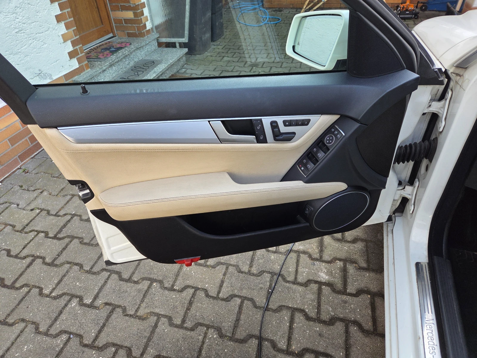 Mercedes-Benz C 250 Авангард Спорт , снимка 14 - Автомобили и джипове - 54271014