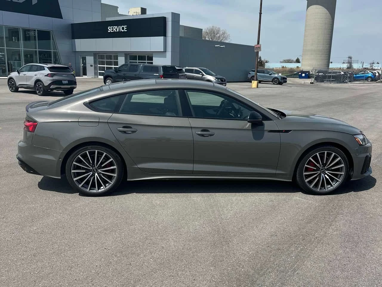 Audi A5 * Technik * 2 КЛЮЧА* ПОДГРЕВ* PANO* KEYLESS* , снимка 3 - Автомобили и джипове - 54308541