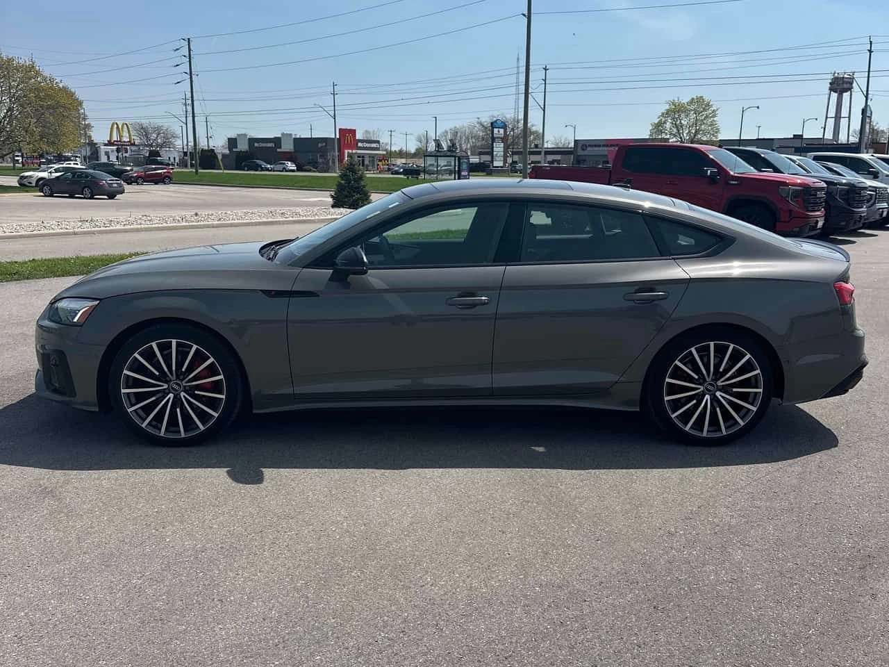 Audi A5 * Technik * 2 КЛЮЧА* ПОДГРЕВ* PANO* KEYLESS* , снимка 2 - Автомобили и джипове - 54308541
