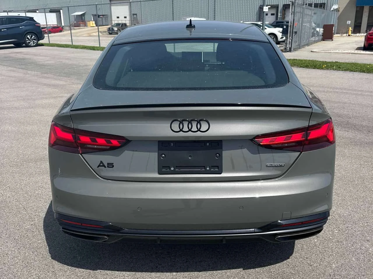Audi A5 * Technik * 2 КЛЮЧА* ПОДГРЕВ* PANO* KEYLESS* , снимка 4 - Автомобили и джипове - 54308541