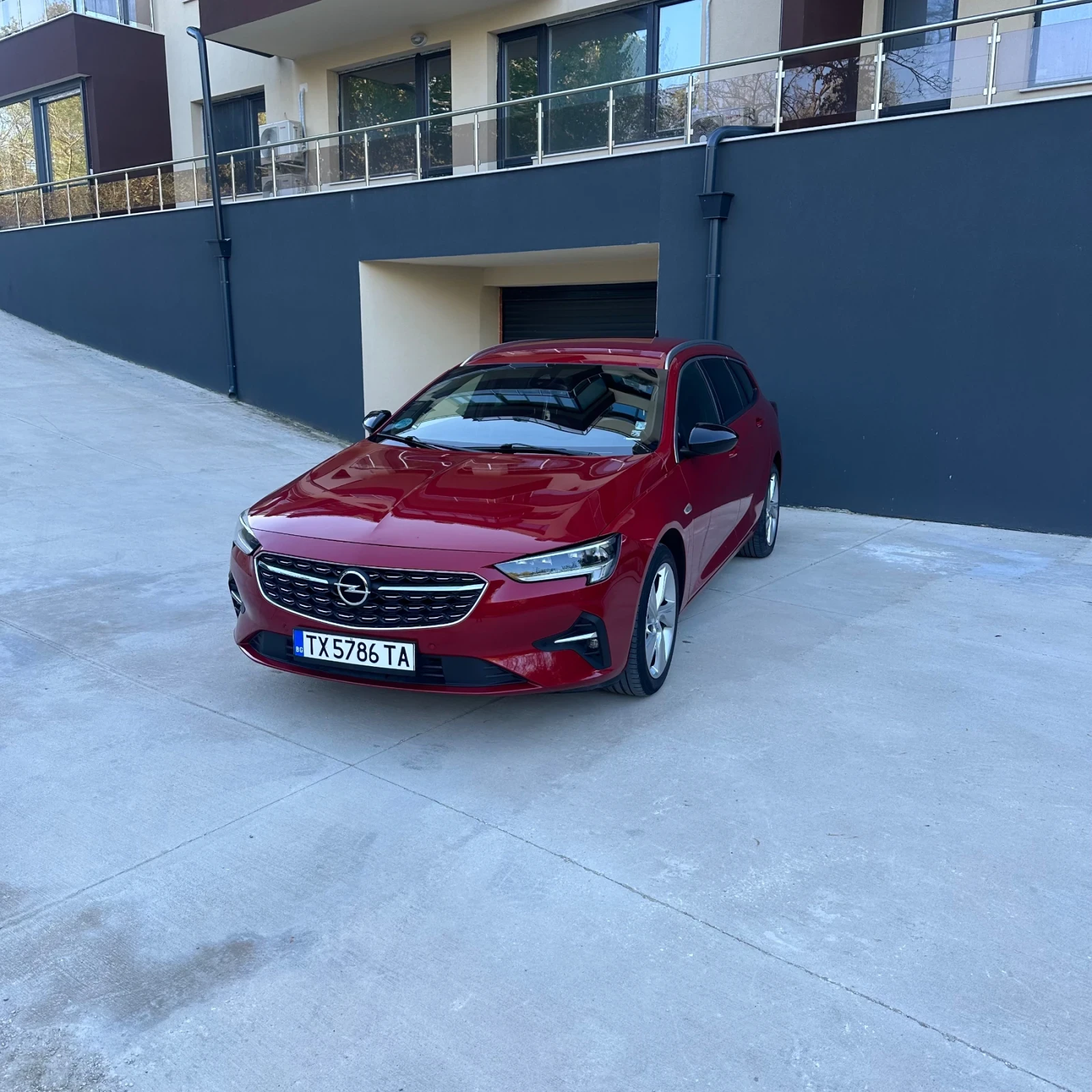 Opel Insignia, снимка 3 - Автомобили и джипове - 54444695
