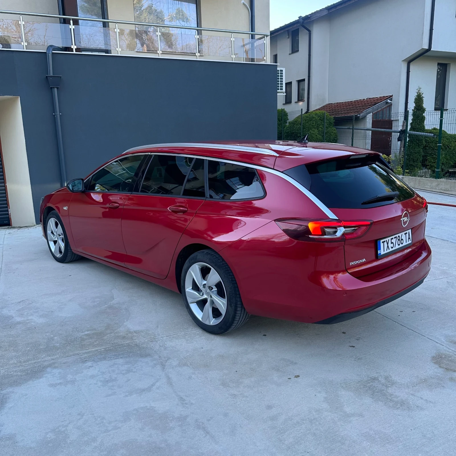 Opel Insignia, снимка 4 - Автомобили и джипове - 54444695