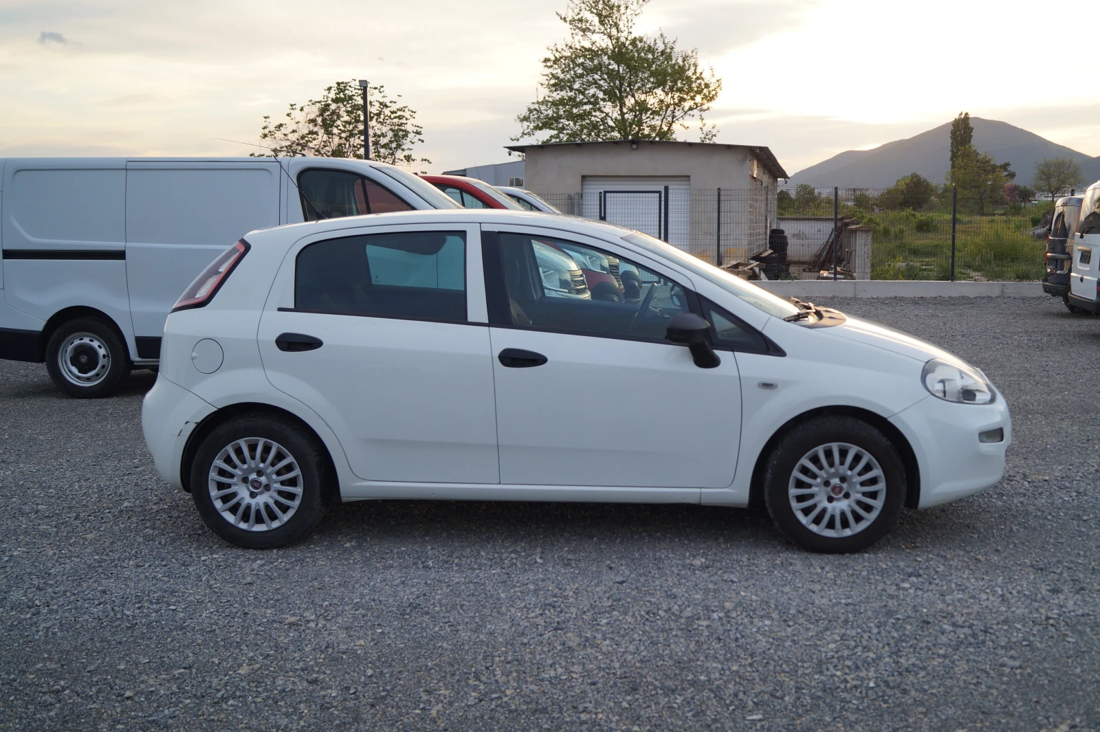 Fiat Punto, снимка 4 - Автомобили и джипове - 54597106