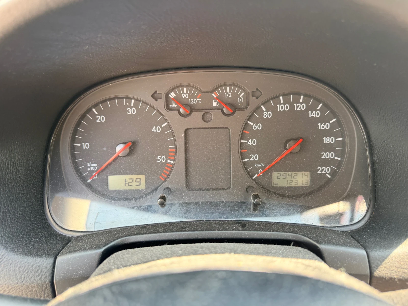 VW Golf 1.9 TDI 90 к.с., снимка 8 - Автомобили и джипове - 54801032