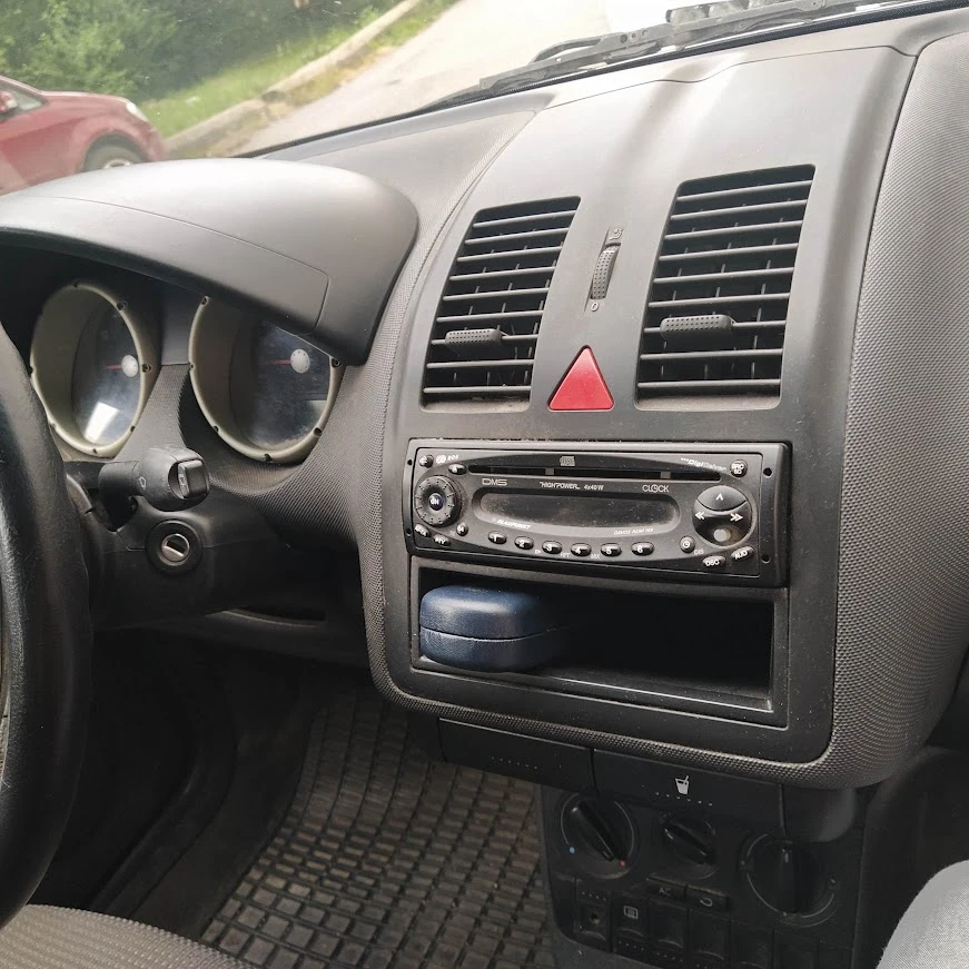 VW Polo 1.4 TDI, снимка 8 - Автомобили и джипове - 54819228