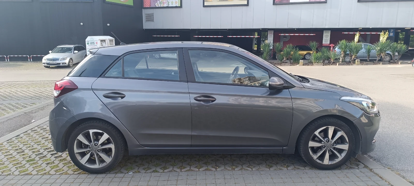 Hyundai I20 1.1 CRDi-75 k.s, EURO 6, Каско, ГО, винетка, снимка 7 - Автомобили и джипове - 54932269