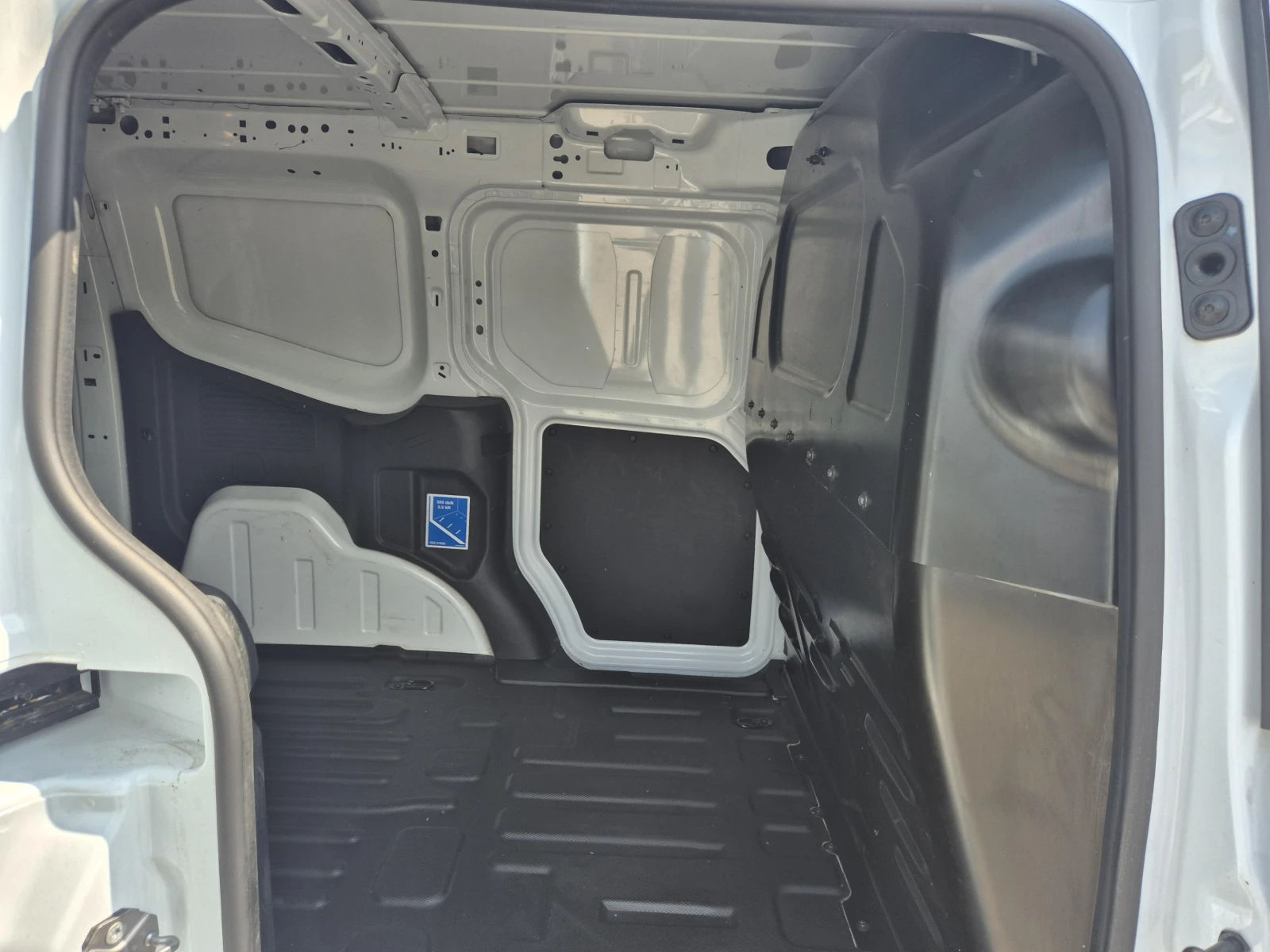 Ford Courier 1.5 EcoBlue, снимка 9 - Автомобили и джипове - 55270343