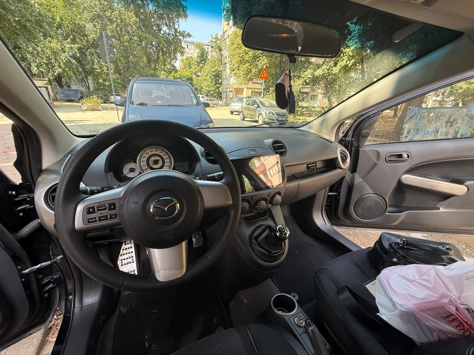 Mazda 2, снимка 7 - Автомобили и джипове - 55881551