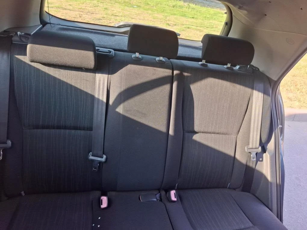 Toyota Auris, снимка 9 - Автомобили и джипове - 56021170