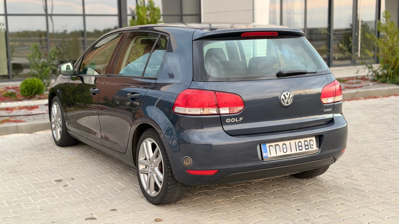 VW Golf 1.6 LPG 102кс., снимка 7 - Автомобили и джипове - 56557402