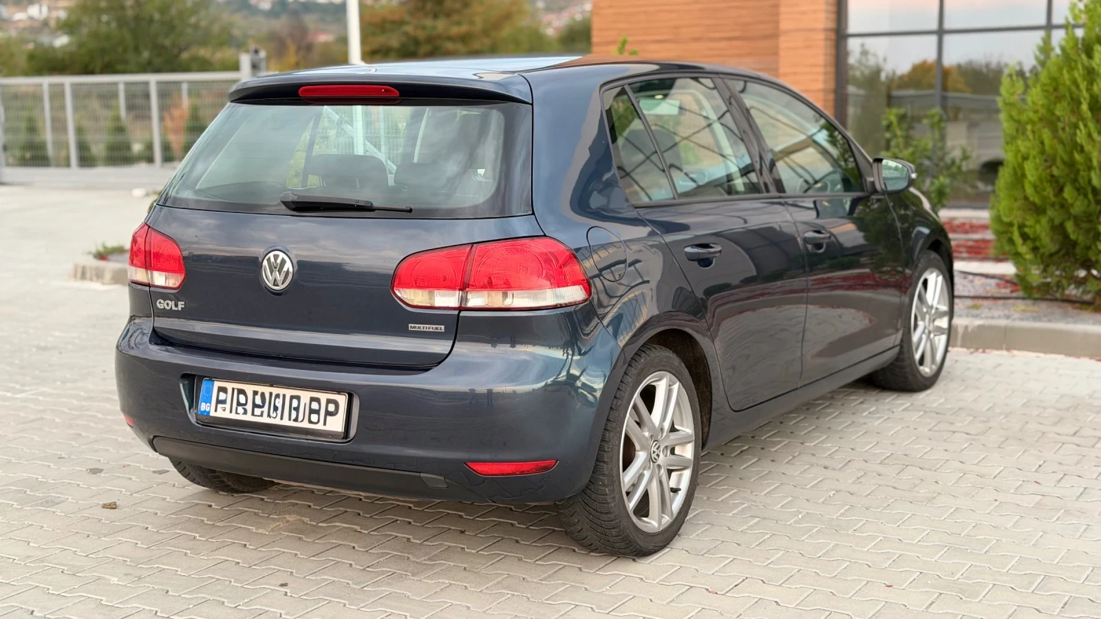VW Golf 1.6 LPG 102кс., снимка 5 - Автомобили и джипове - 56557402