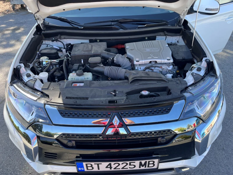 Mitsubishi Outlander  PHEV 2.4, снимка 9 - Автомобили и джипове - 47169599