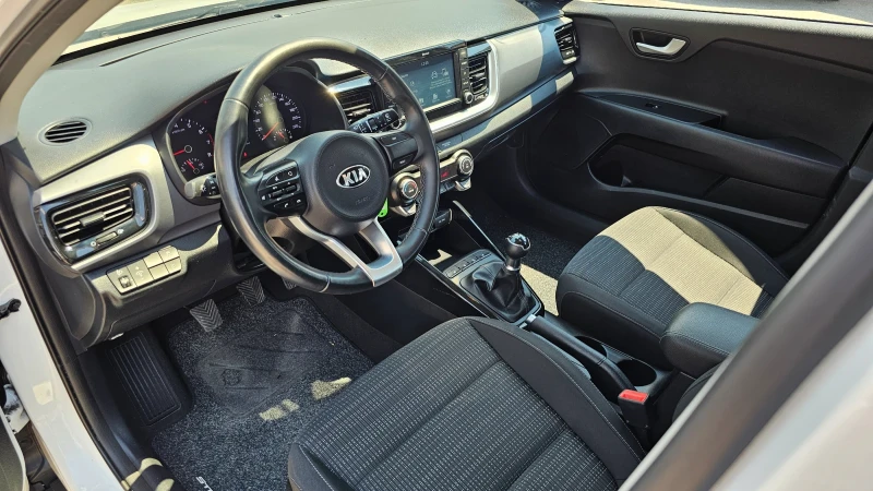Kia Stonic 1.2, снимка 8 - Автомобили и джипове - 50953416